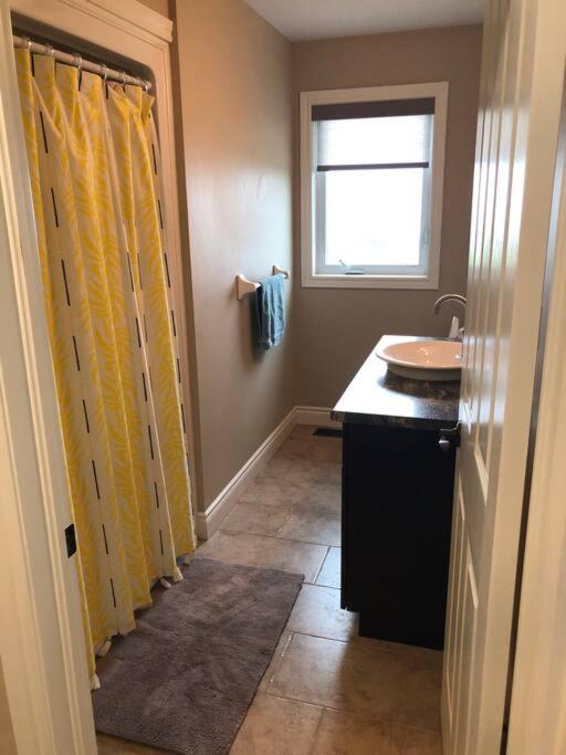 Merlin Home With Amazing Lake Erie Views