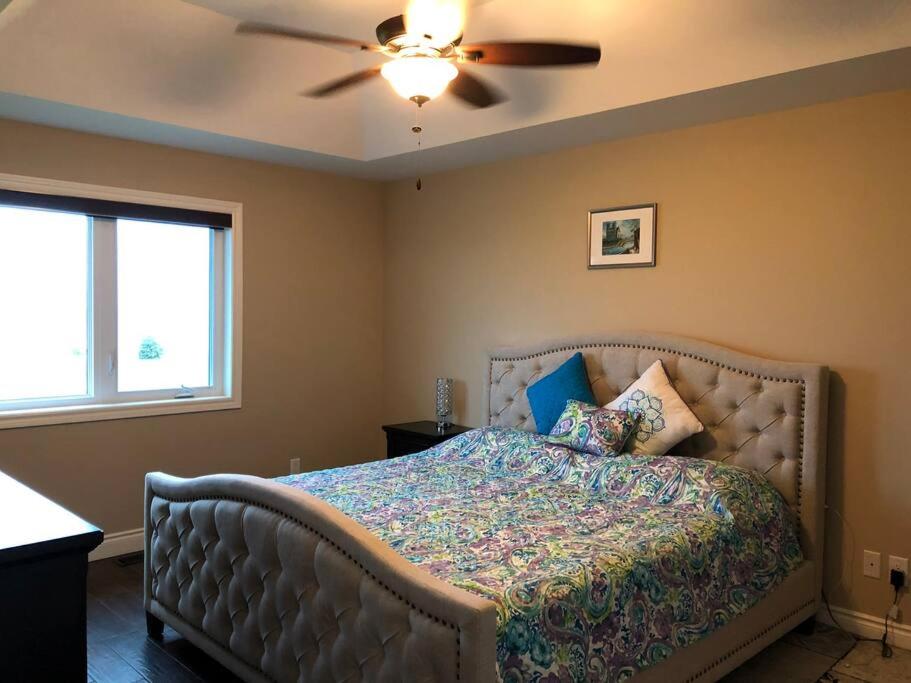 Merlin Home With Amazing Lake Erie Views