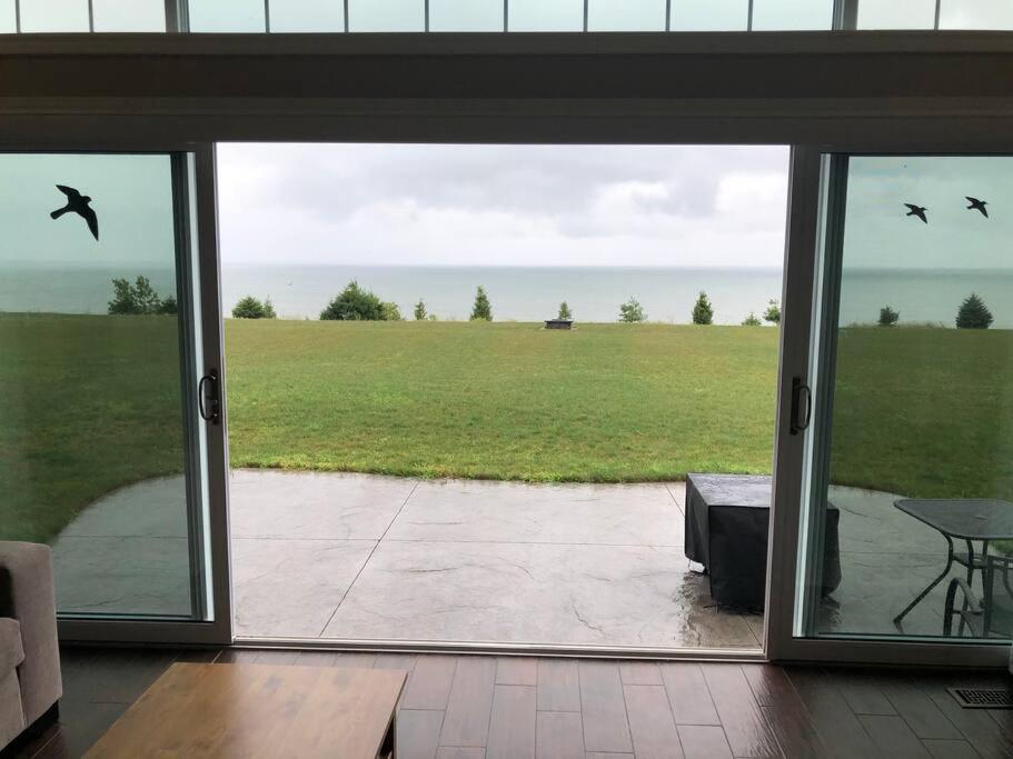 Merlin Home With Amazing Lake Erie Views