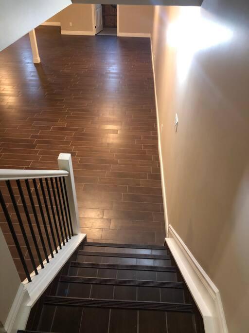 Merlin Home With Amazing Lake Erie Views