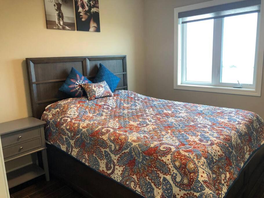 Merlin Home With Amazing Lake Erie Views