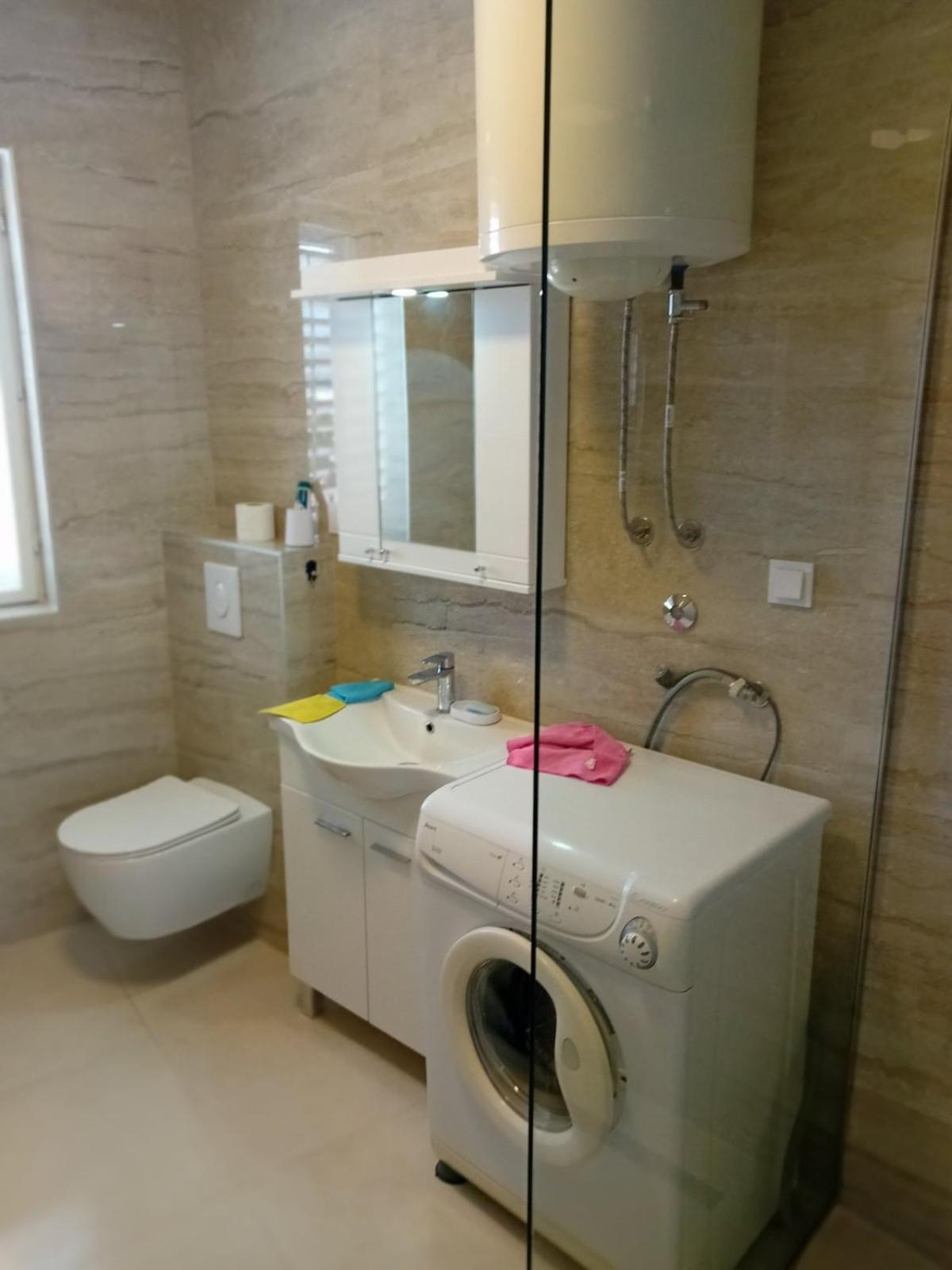 Apartman kanli kula