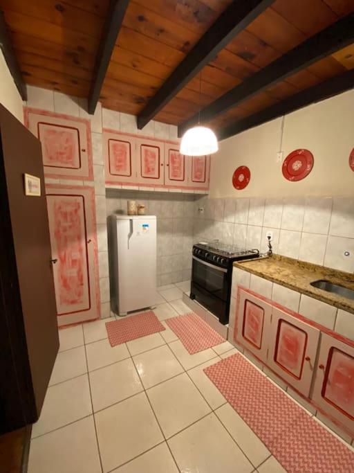 Casa a 200 metros do centro - Grinberg House