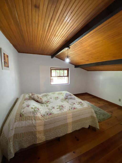 Casa a 200 metros do centro - Grinberg House