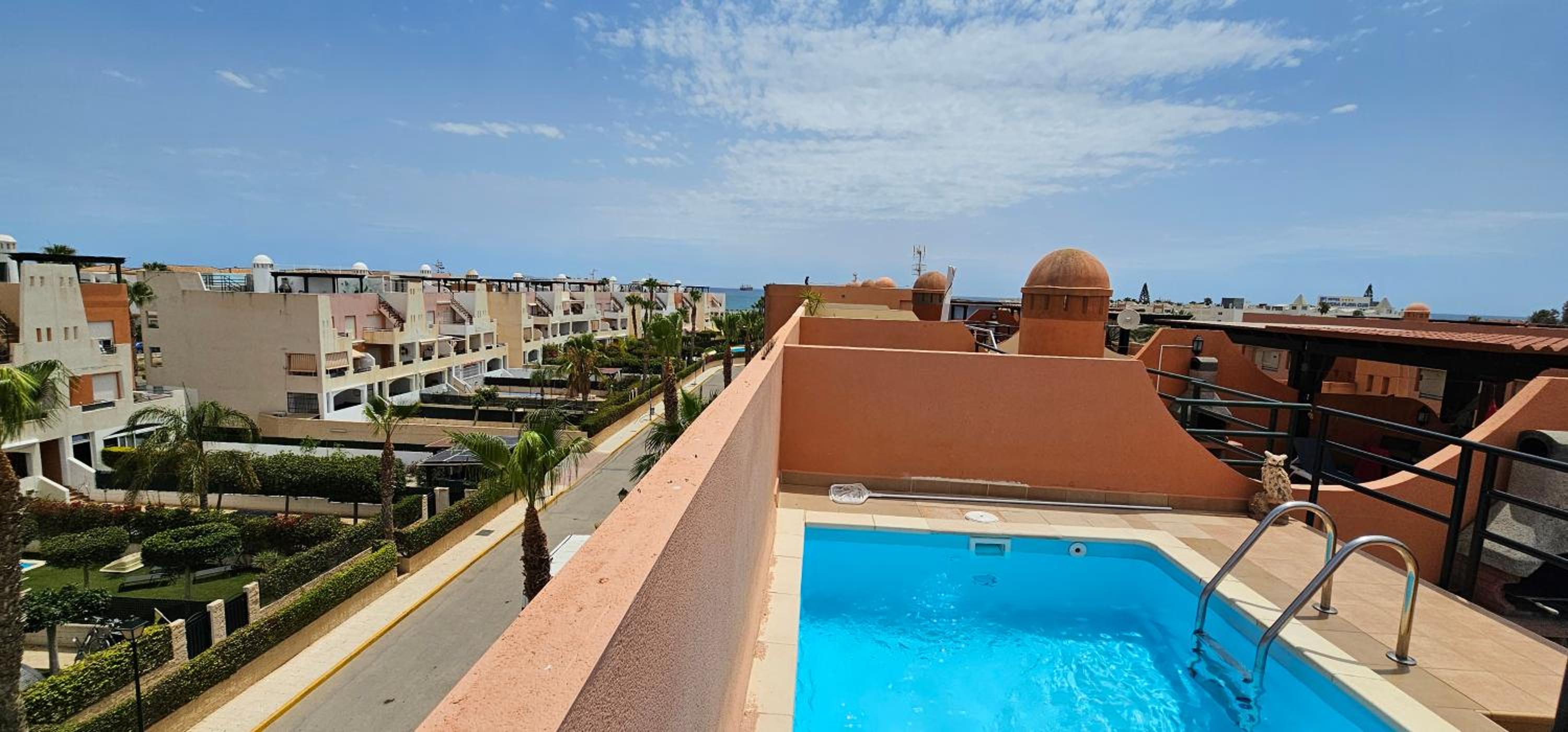 Apartamentos Paraíso Vera Playa, Ed Palmerston, Atico A con piscina privada y vistas al mar, 50m de la playa, WIFI view 3
