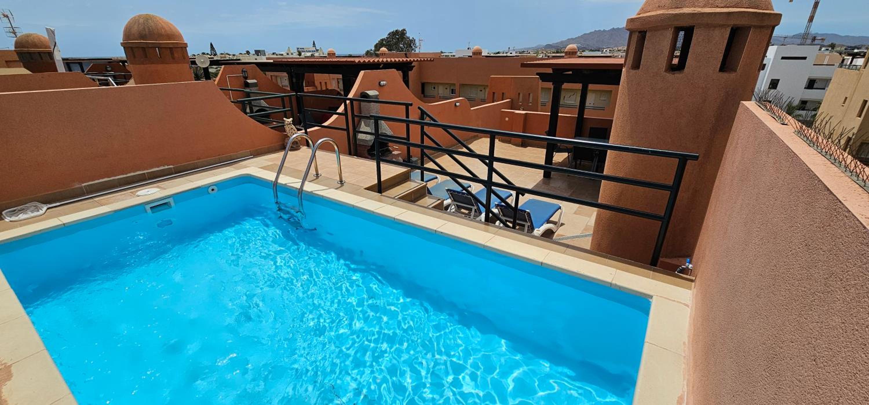 Apartamentos Paraíso Vera Playa, Ed Palmerston, Atico A con piscina privada y vistas al mar, 50m de la playa, WIFI view 2