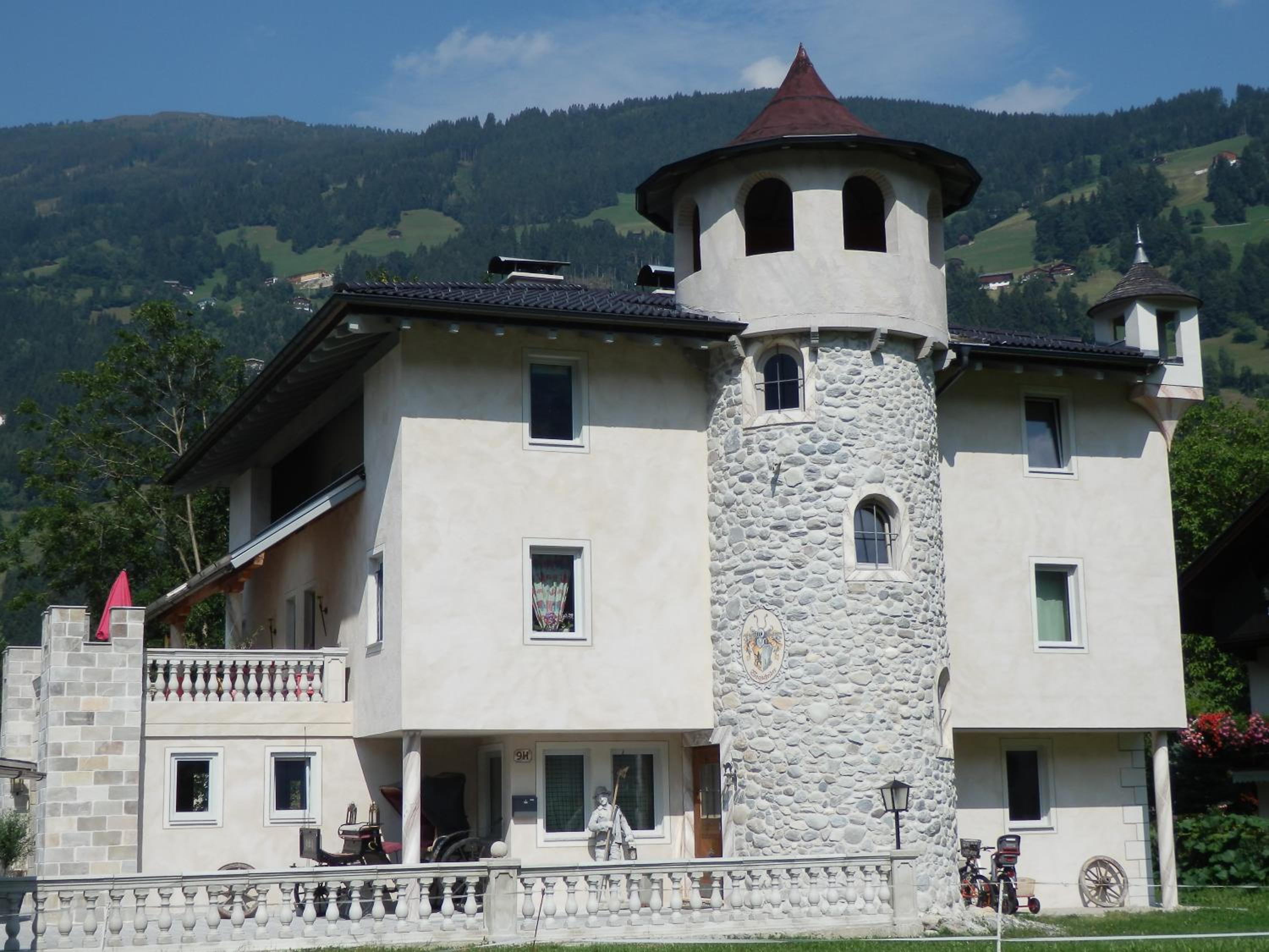 Schloßburg Reiserhof