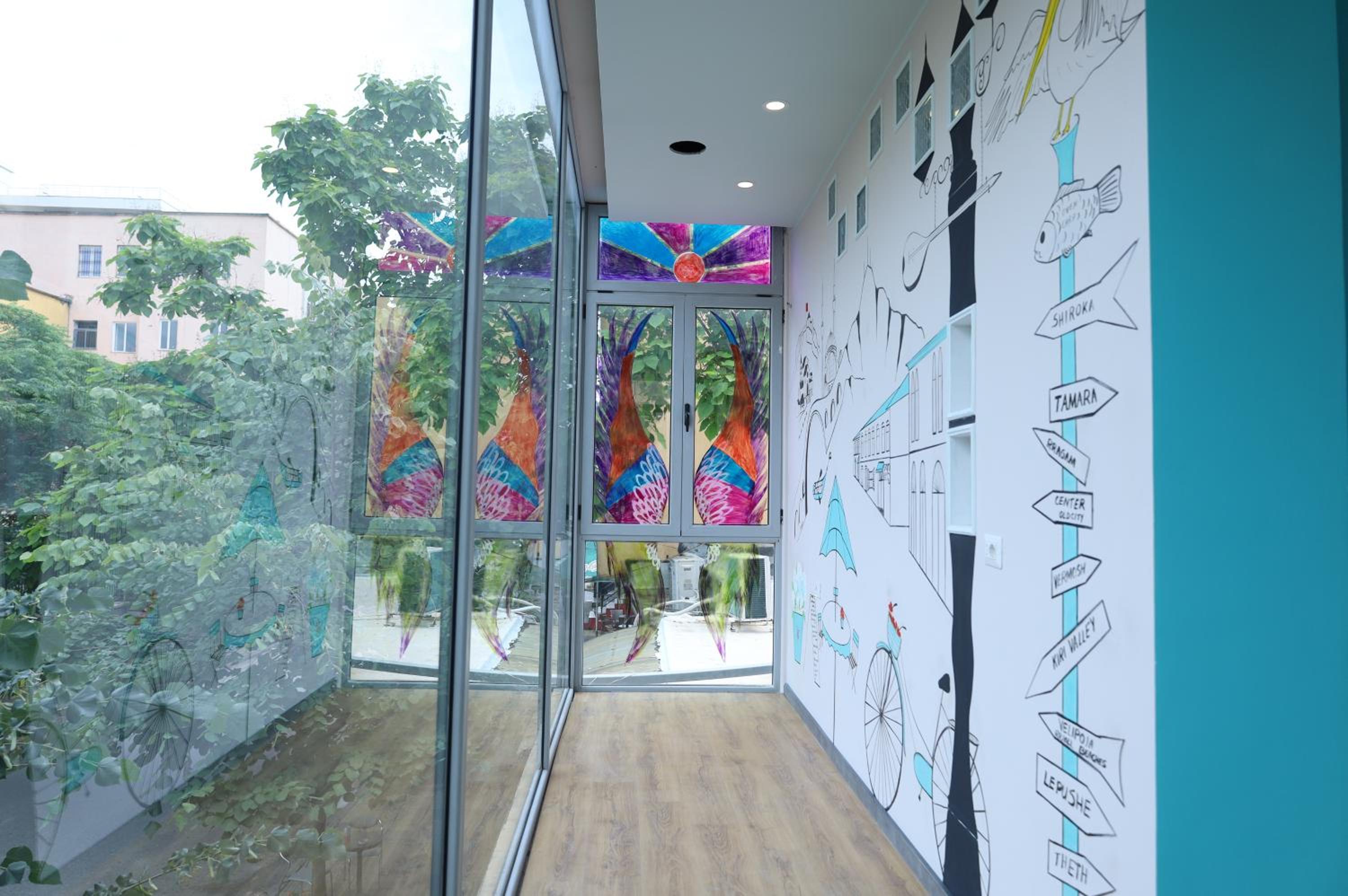 Hostel 90pods & C O working