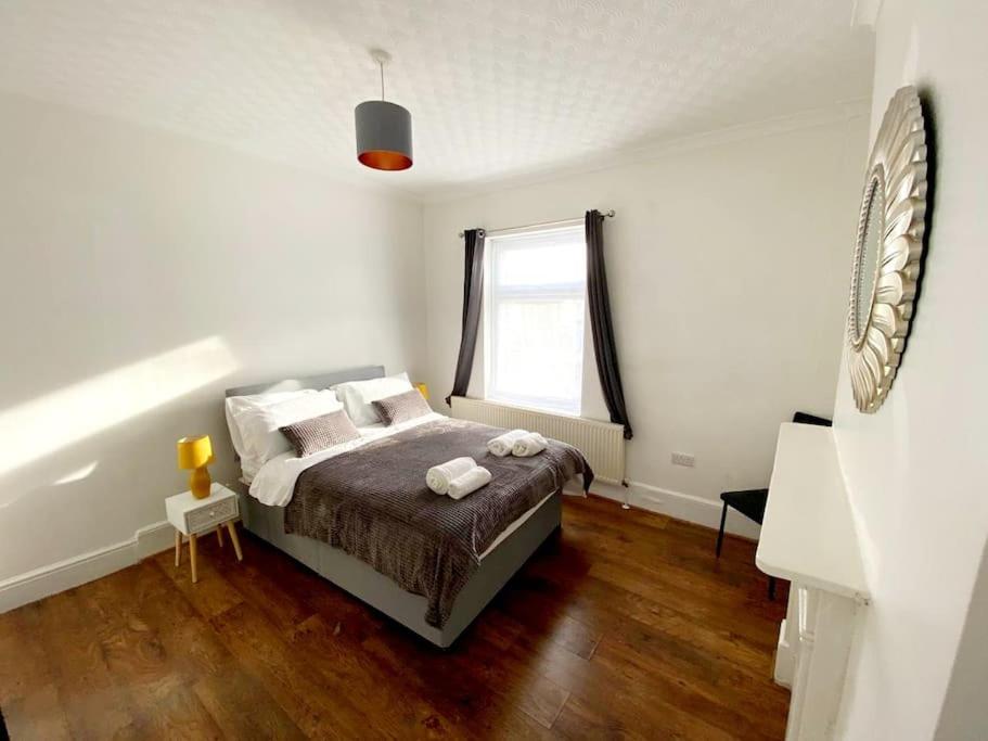 Evo Green-Gravesend 2 bed Apartment - 2 mins Station Town Centre