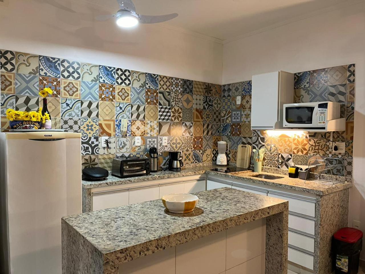 Excelente apartamento nr 317, 2dormitórios, Pé na Areia Praia das Toninhas com Piscina