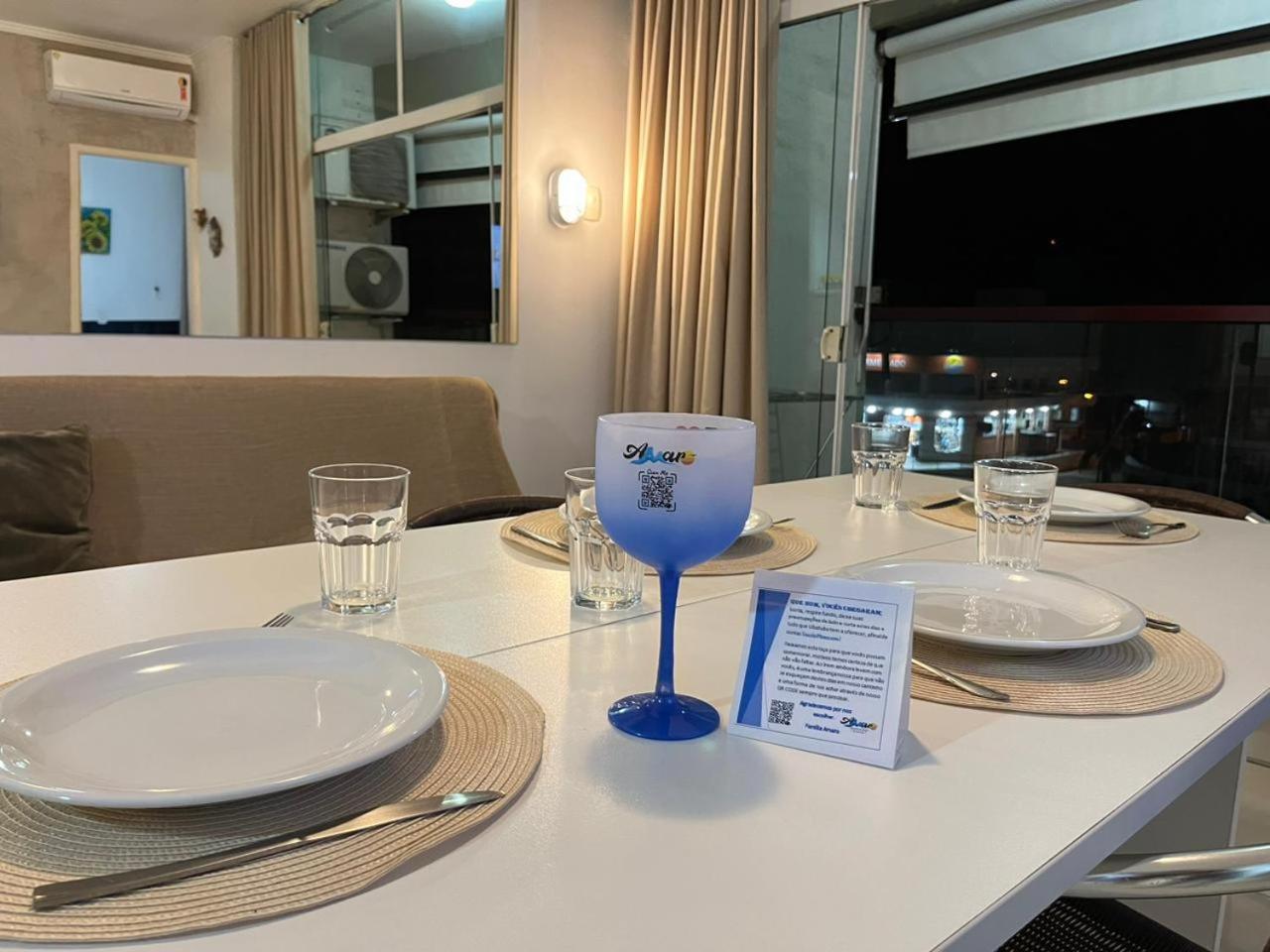Excelente apartamento nr 317, 2dormitórios, Pé na Areia Praia das Toninhas com Piscina