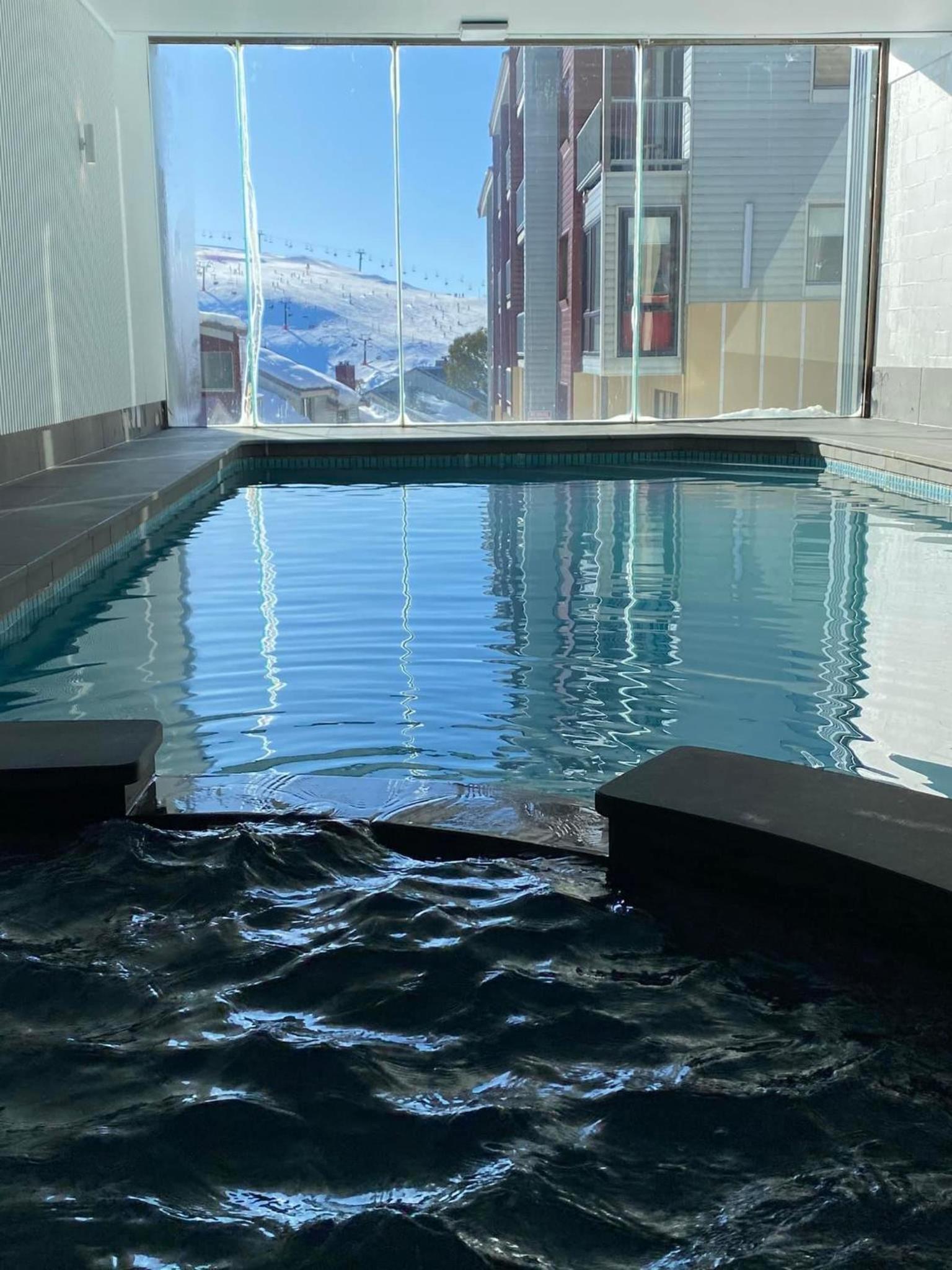 Alpine Cabin- Spa/Pool/Sauna
