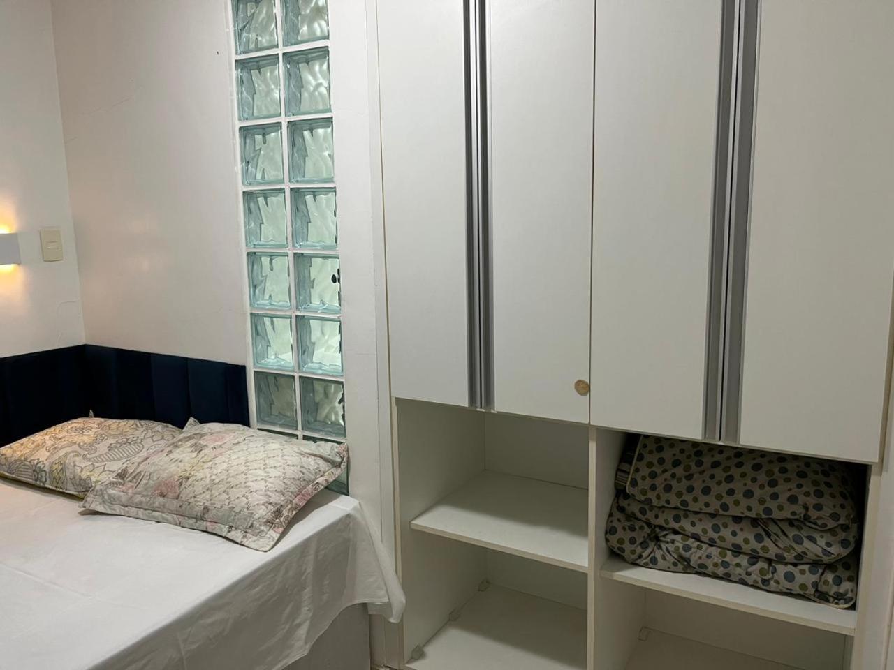 Excelente apartamento nr 317, 2dormitórios, Pé na Areia Praia das Toninhas com Piscina