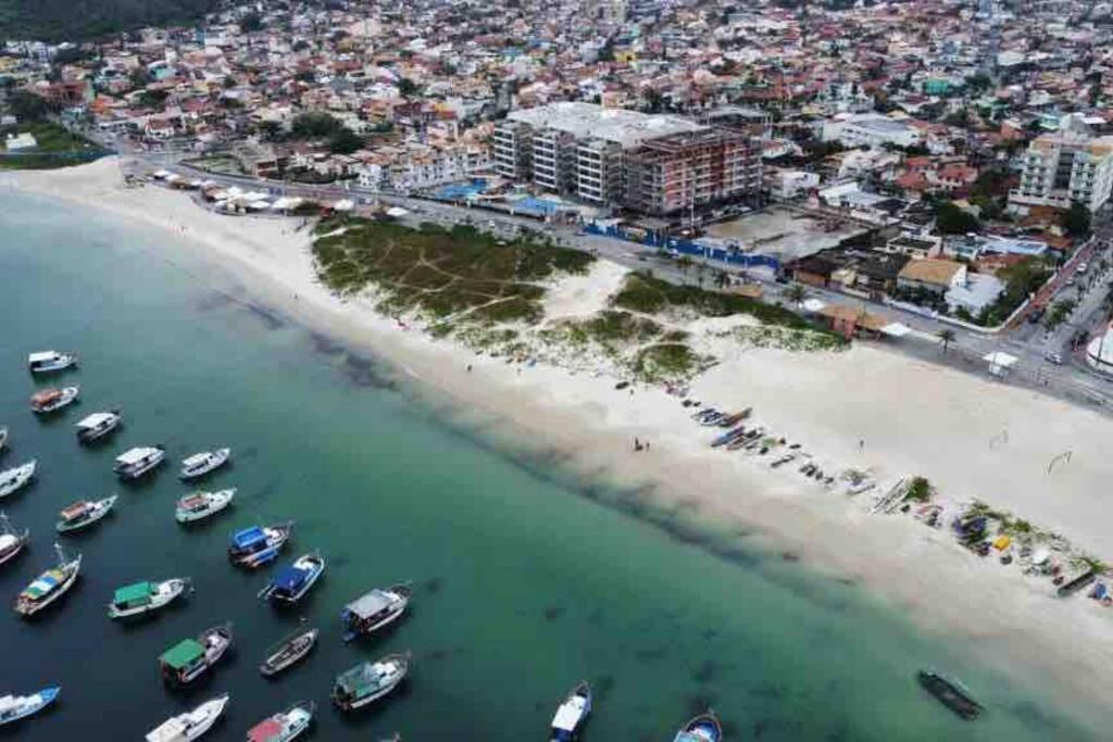 Apartamento de frente praia dos anjos com 3 suítes