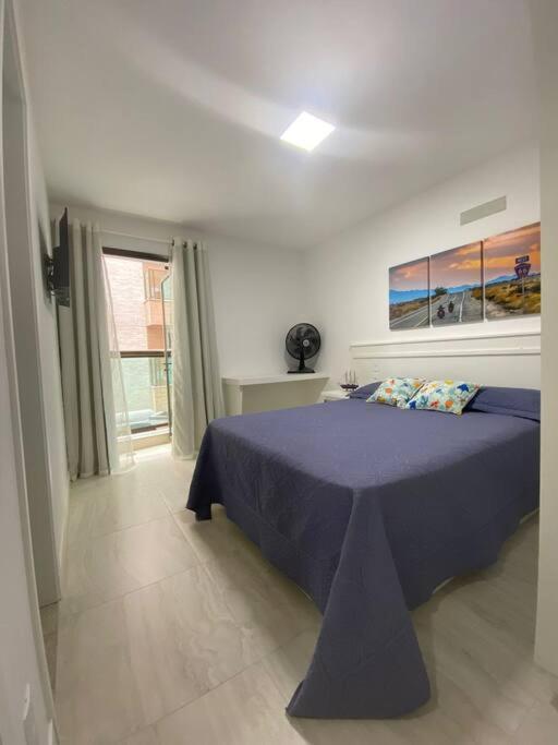Apartamento de frente praia dos anjos com 3 suítes
