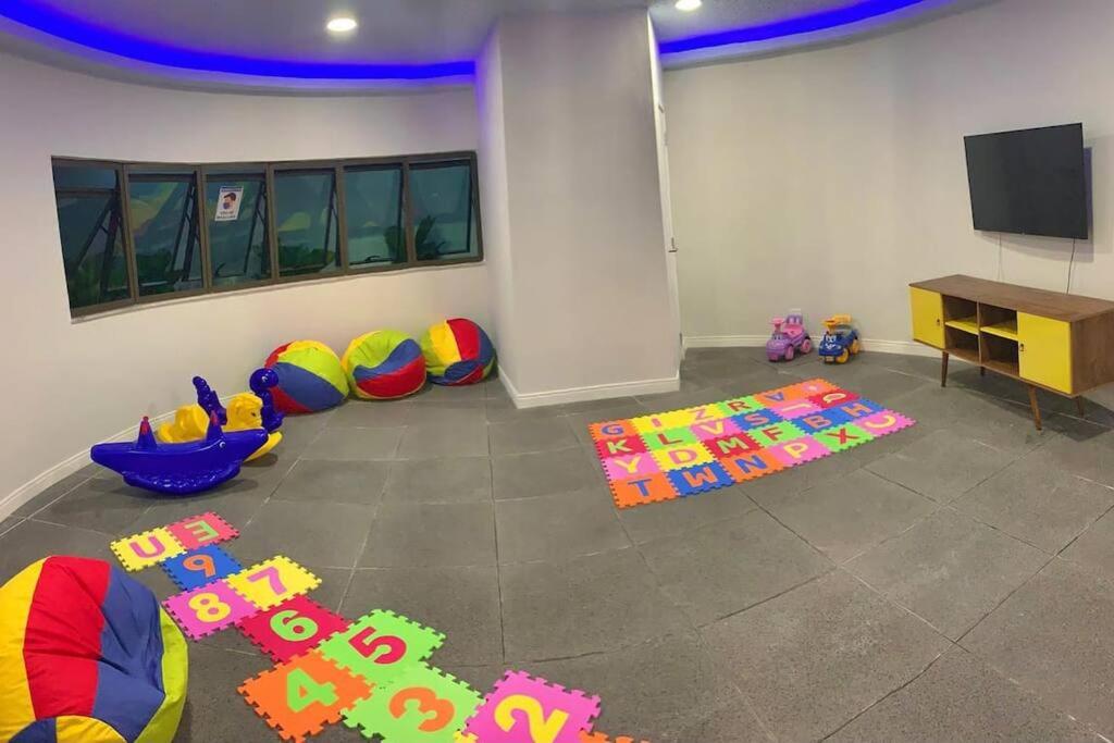 Apartamento de frente praia dos anjos com 3 suítes
