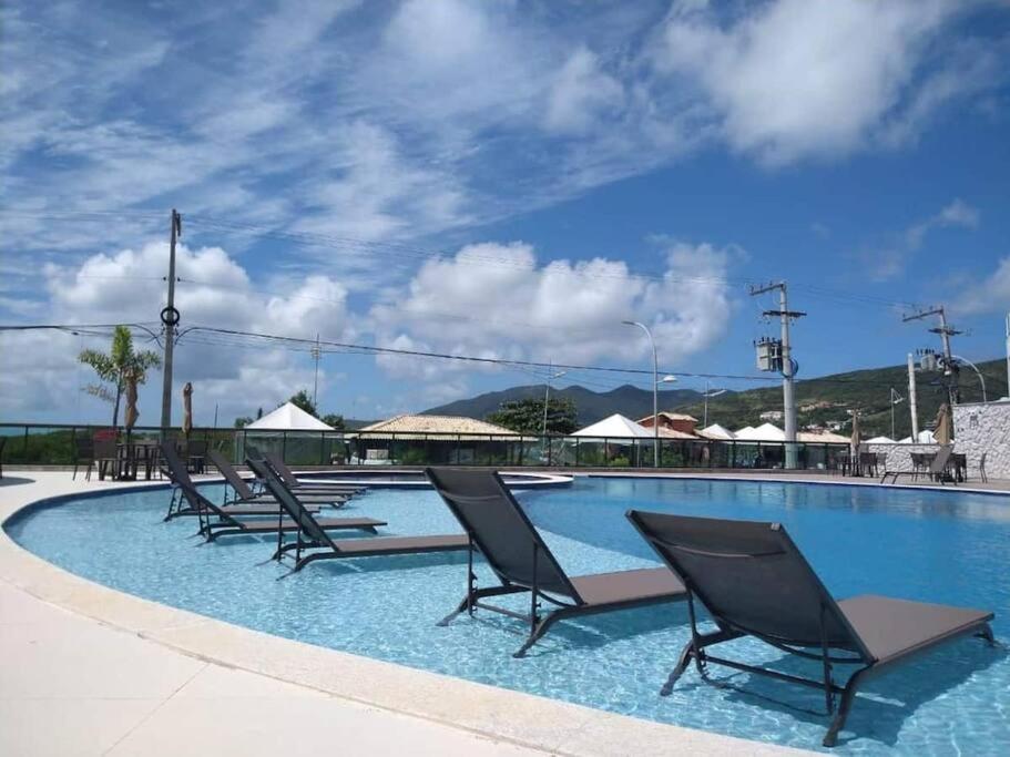 Apartamento de frente praia dos anjos com 3 suítes