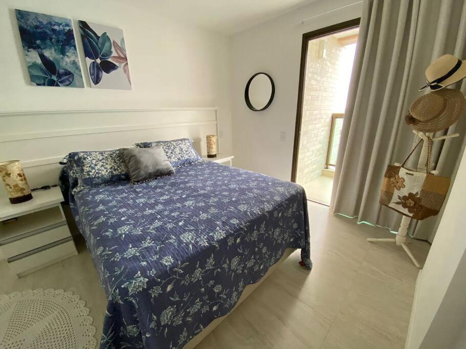 Apartamento de frente praia dos anjos com 3 suítes