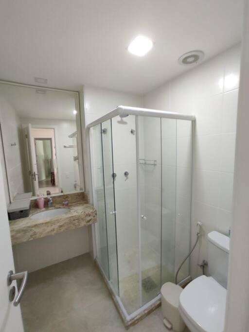 Apartamento de frente praia dos anjos com 3 suítes