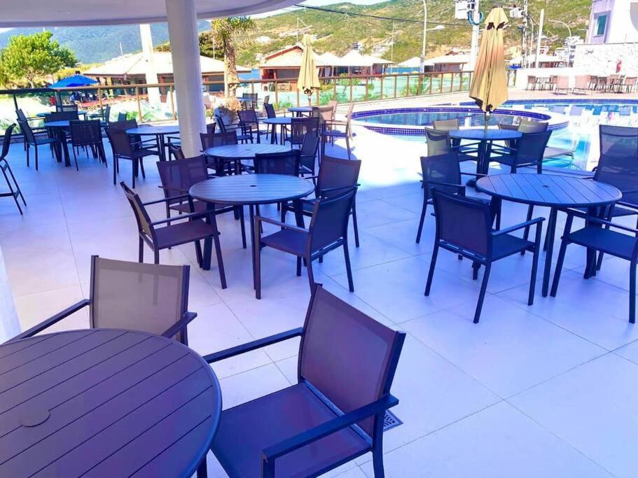 Apartamento de frente praia dos anjos com 3 suítes