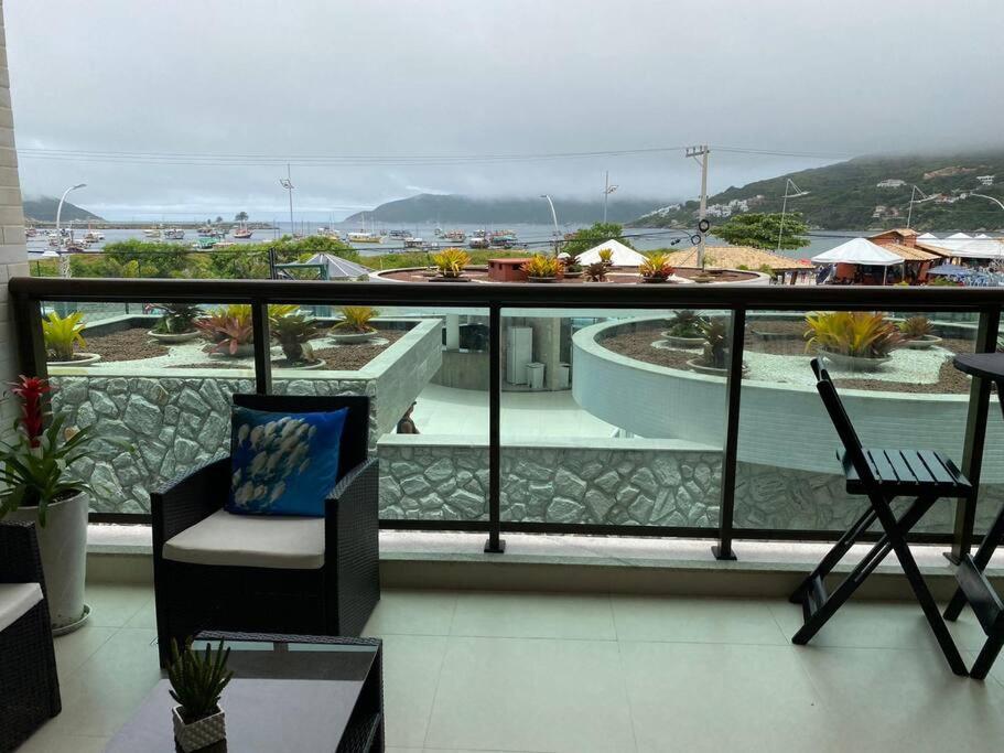 Apartamento de frente praia dos anjos com 3 suítes