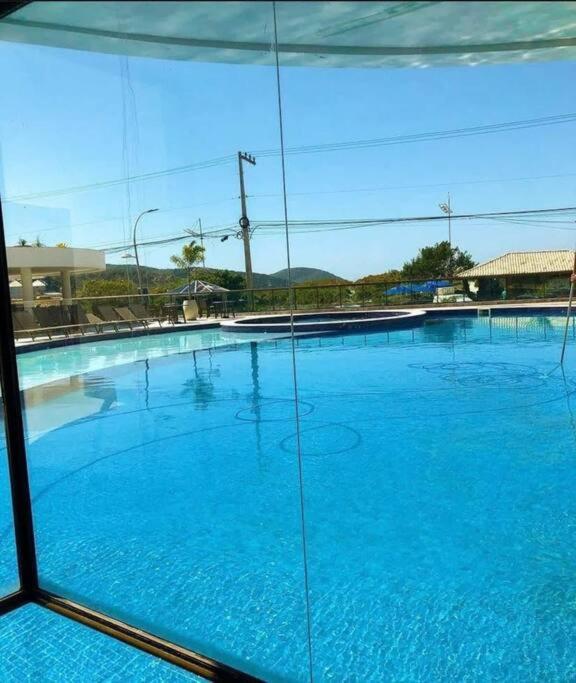 Apartamento de frente praia dos anjos com 3 suítes