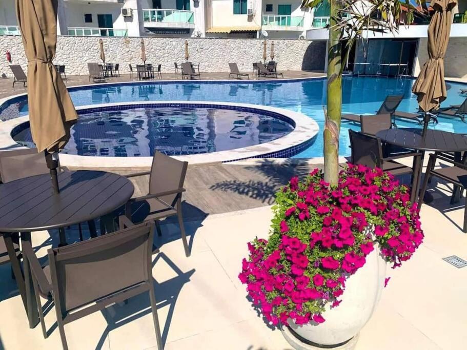 Apartamento de frente praia dos anjos com 3 suítes