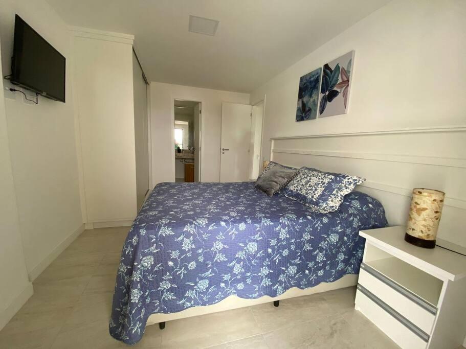 Apartamento de frente praia dos anjos com 3 suítes