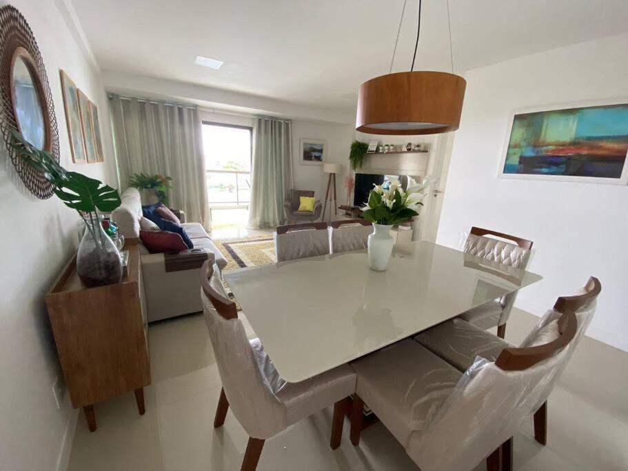 Apartamento de frente praia dos anjos com 3 suítes