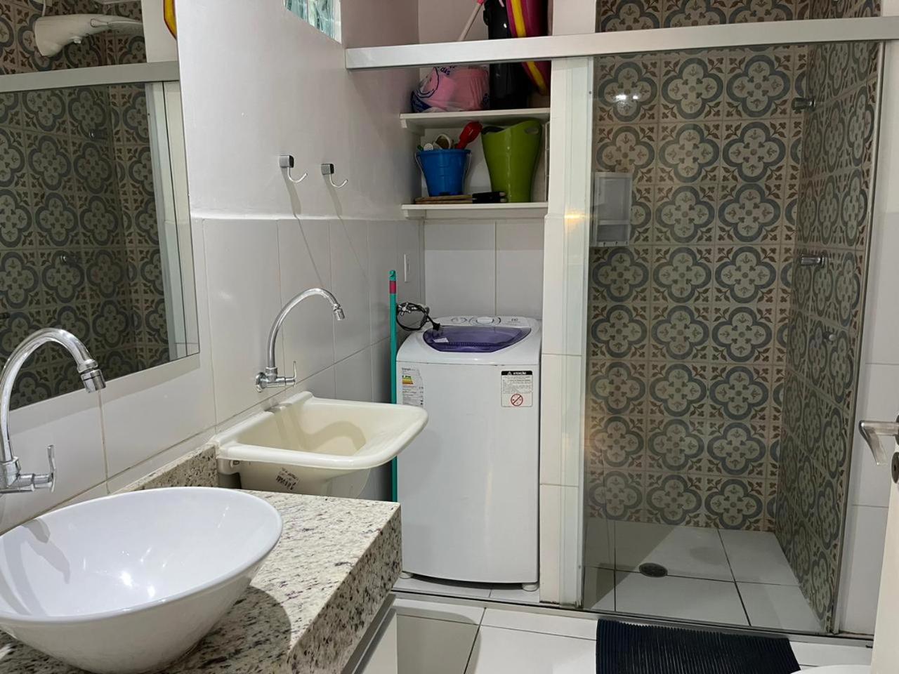 Excelente apartamento nr 317, 2dormitórios, Pé na Areia Praia das Toninhas com Piscina