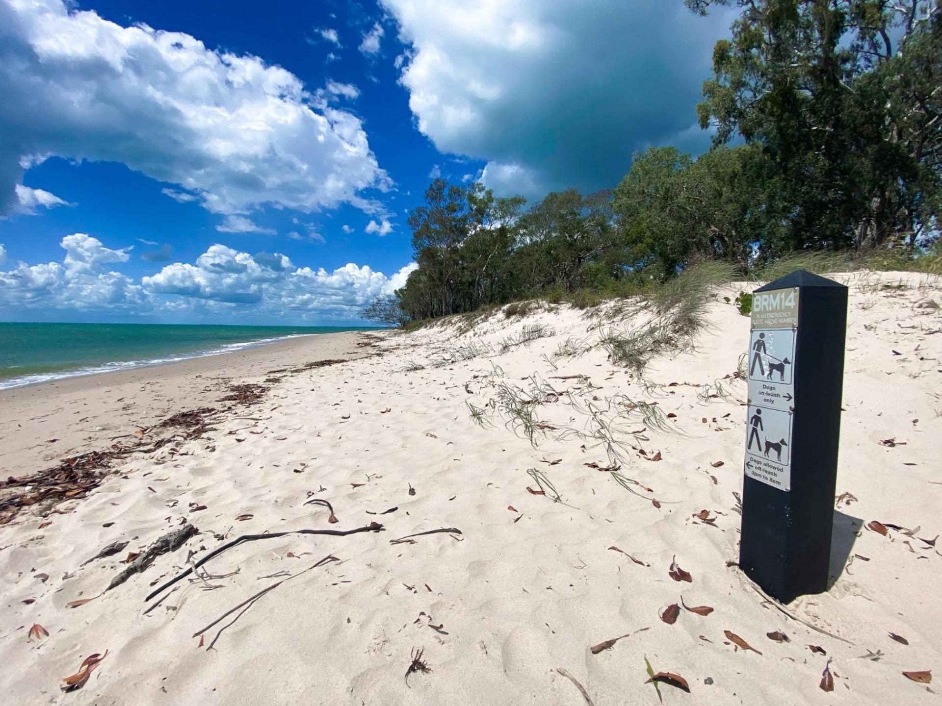 A Yearenda - Water Views -3BR - Steps to the Beach