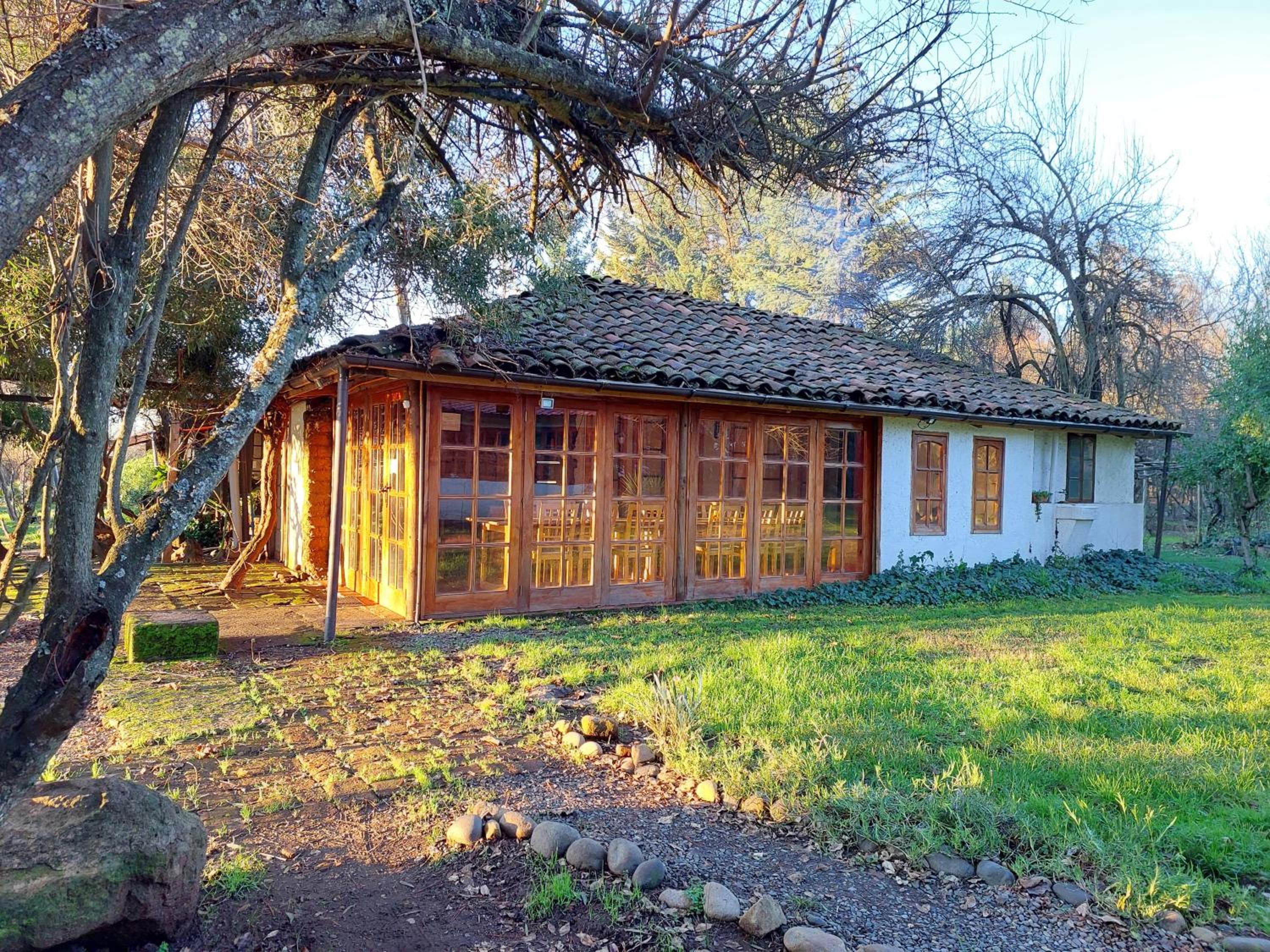 La Casa de Adobe Natural y Más