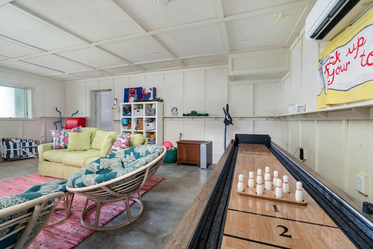 Luxurious 4-Bedroom Coastal Retreat - 6BR view 4