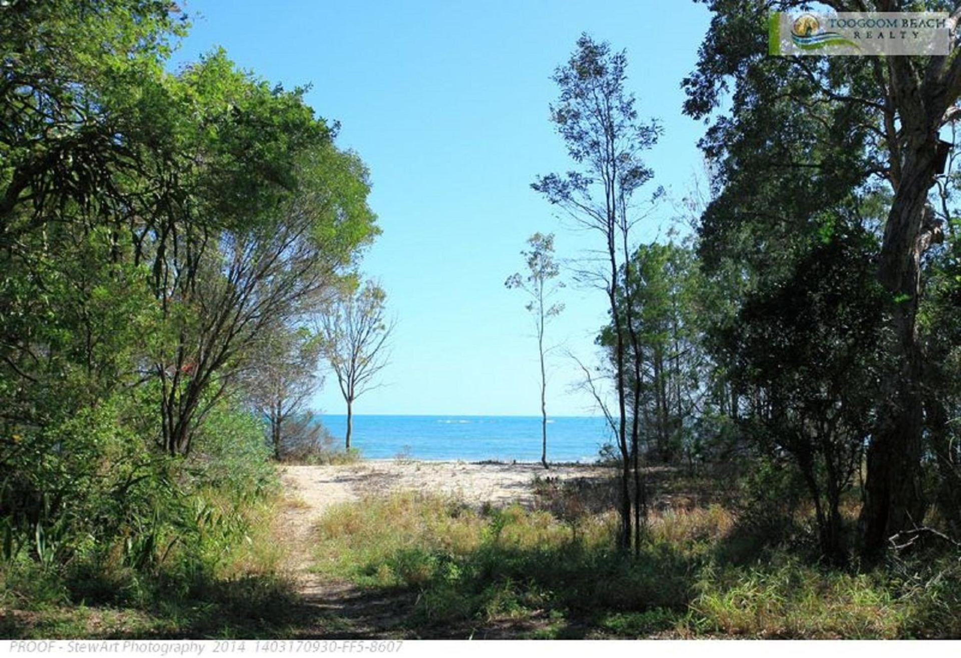 Wags On The Beach - Toogoom - Beachfront- 4BR-Aircon- Pets OK
