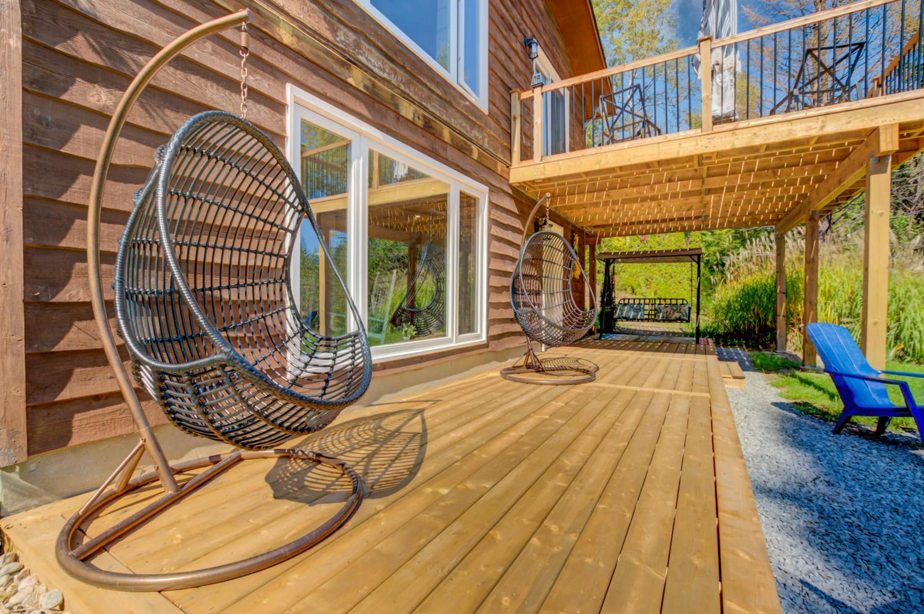 Riverfront Cottage Retreat