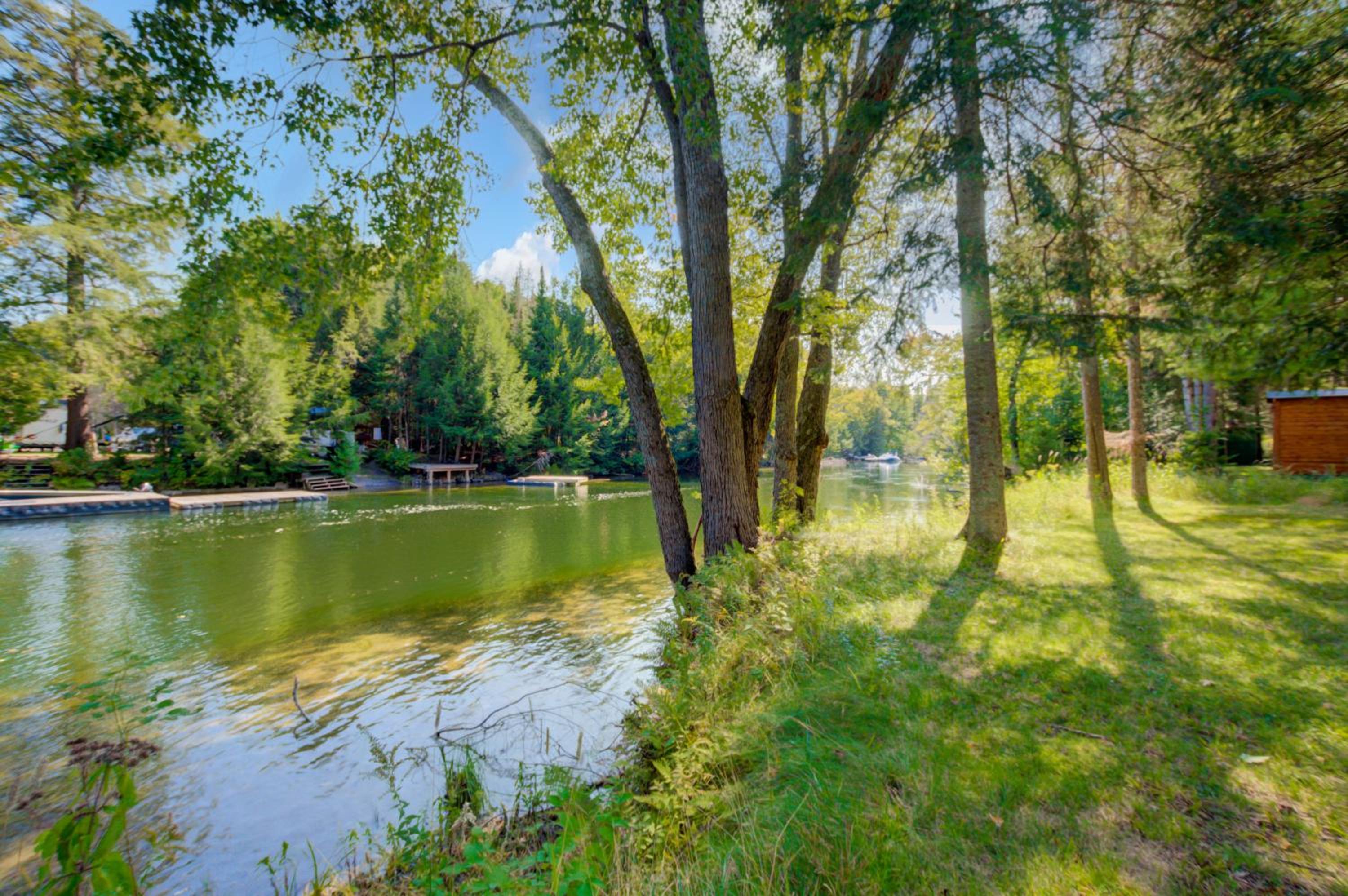 Riverfront Cottage Retreat