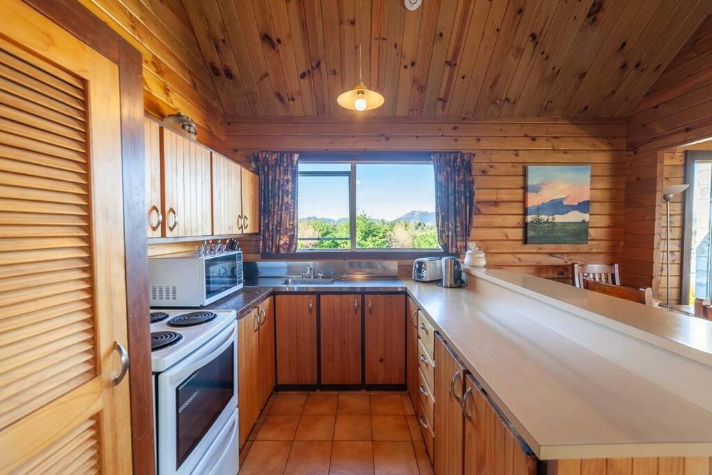 Misty Mountain Hideaway view 2