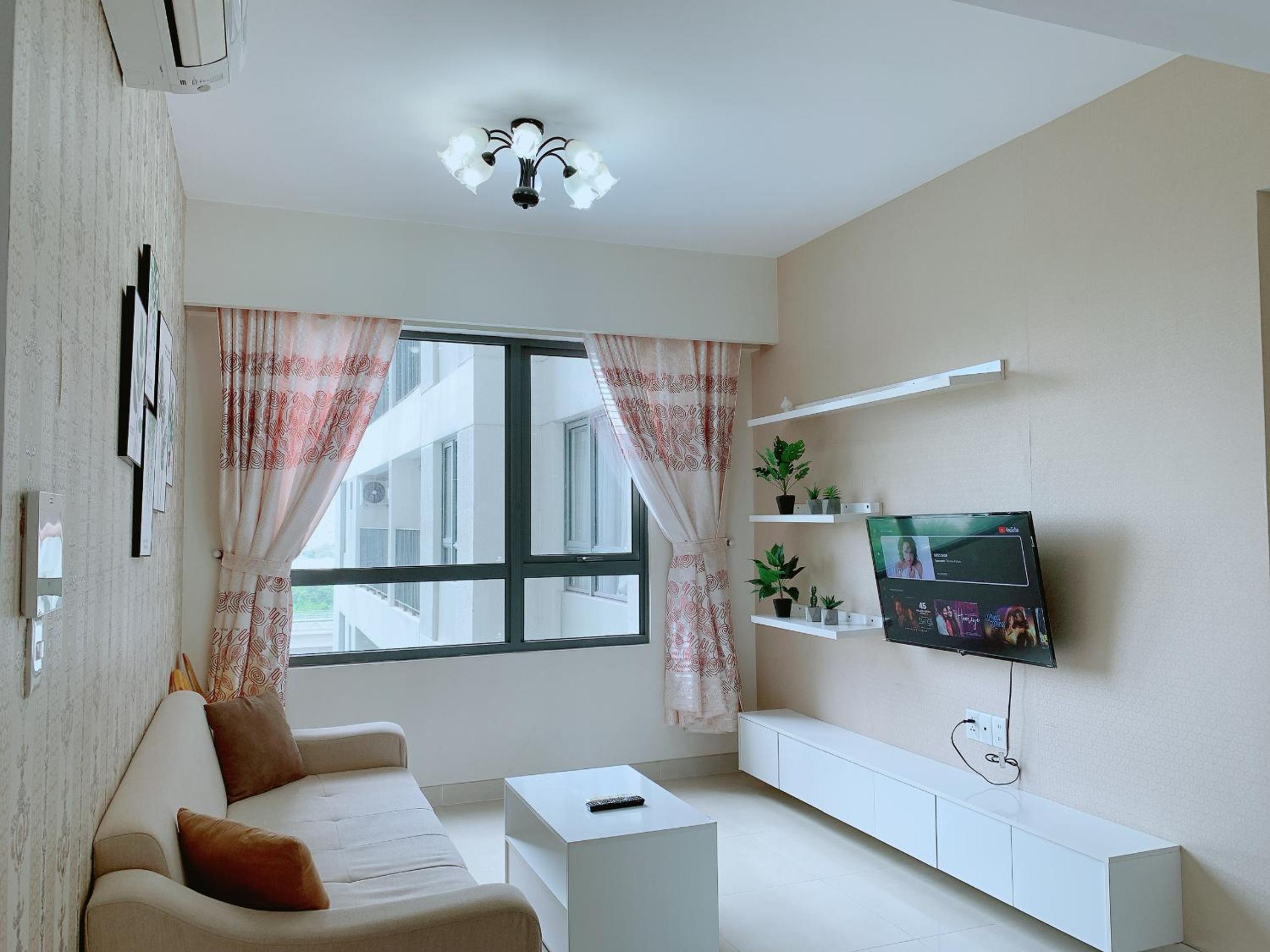 Masteri Thao Dien Comfy Apartment #Nice Balcony #Opening View