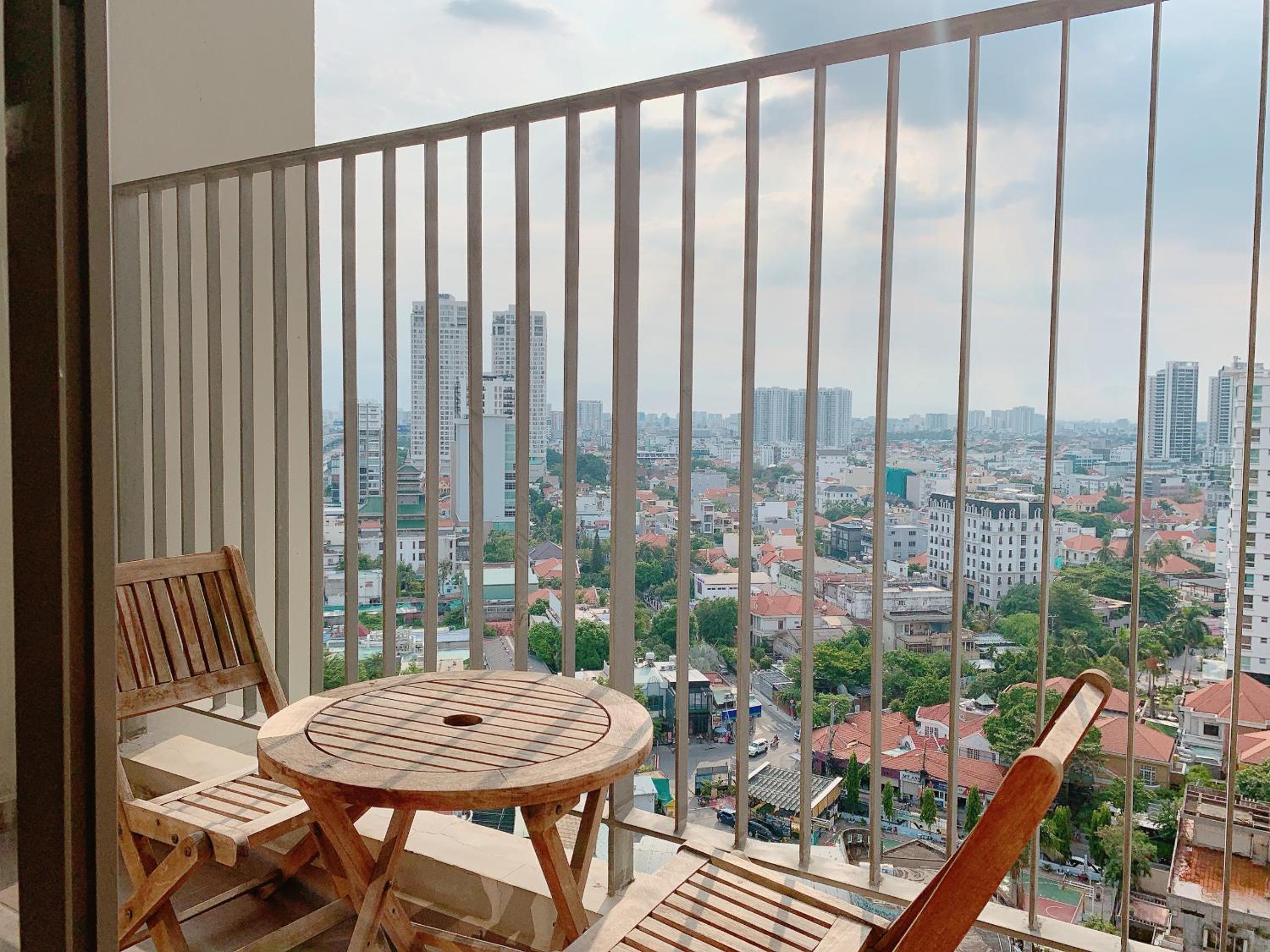 Masteri Thao Dien Comfy Apartment #Nice Balcony #Opening View