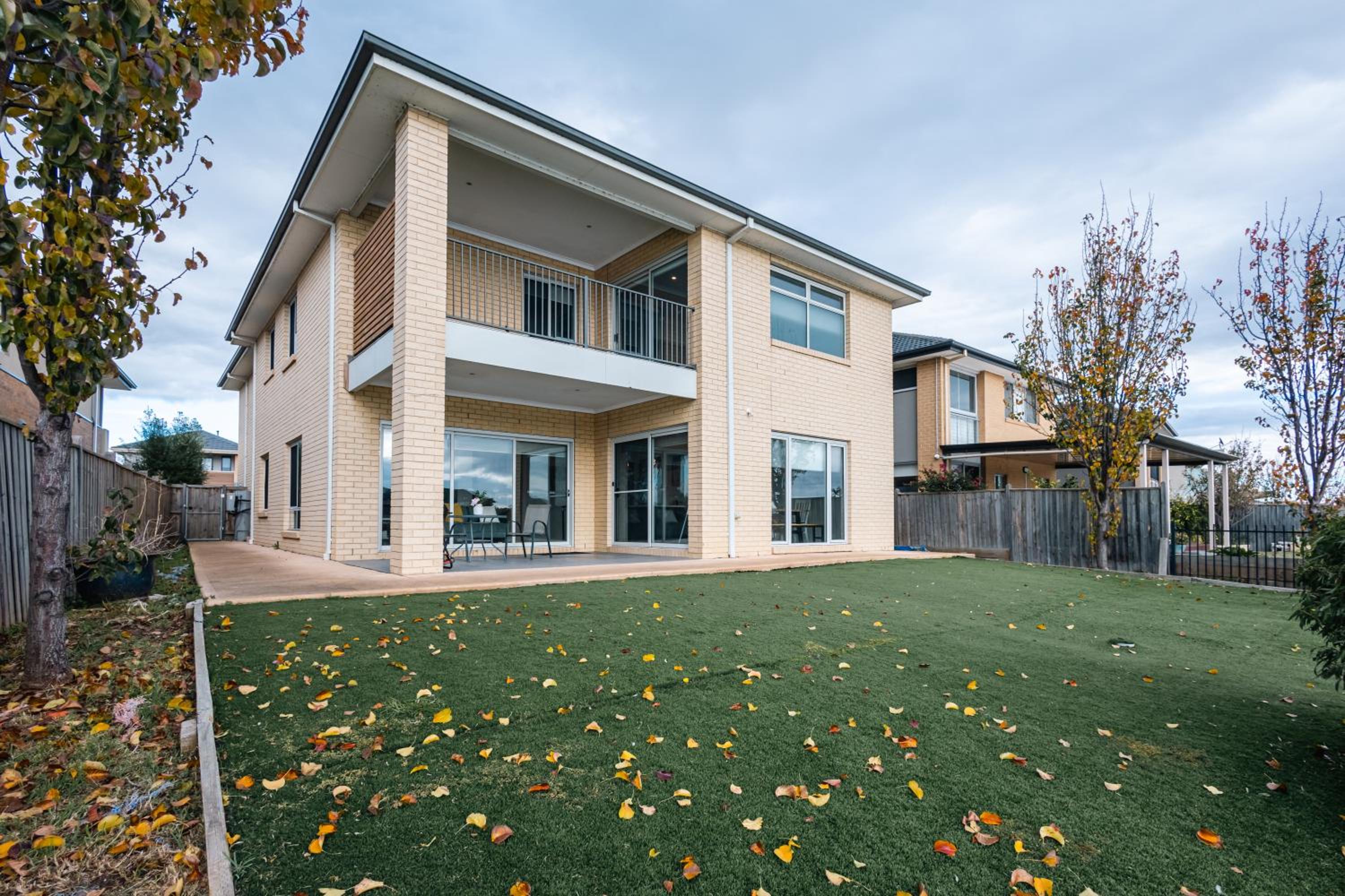 Waterfront Grand Villa for Big Group