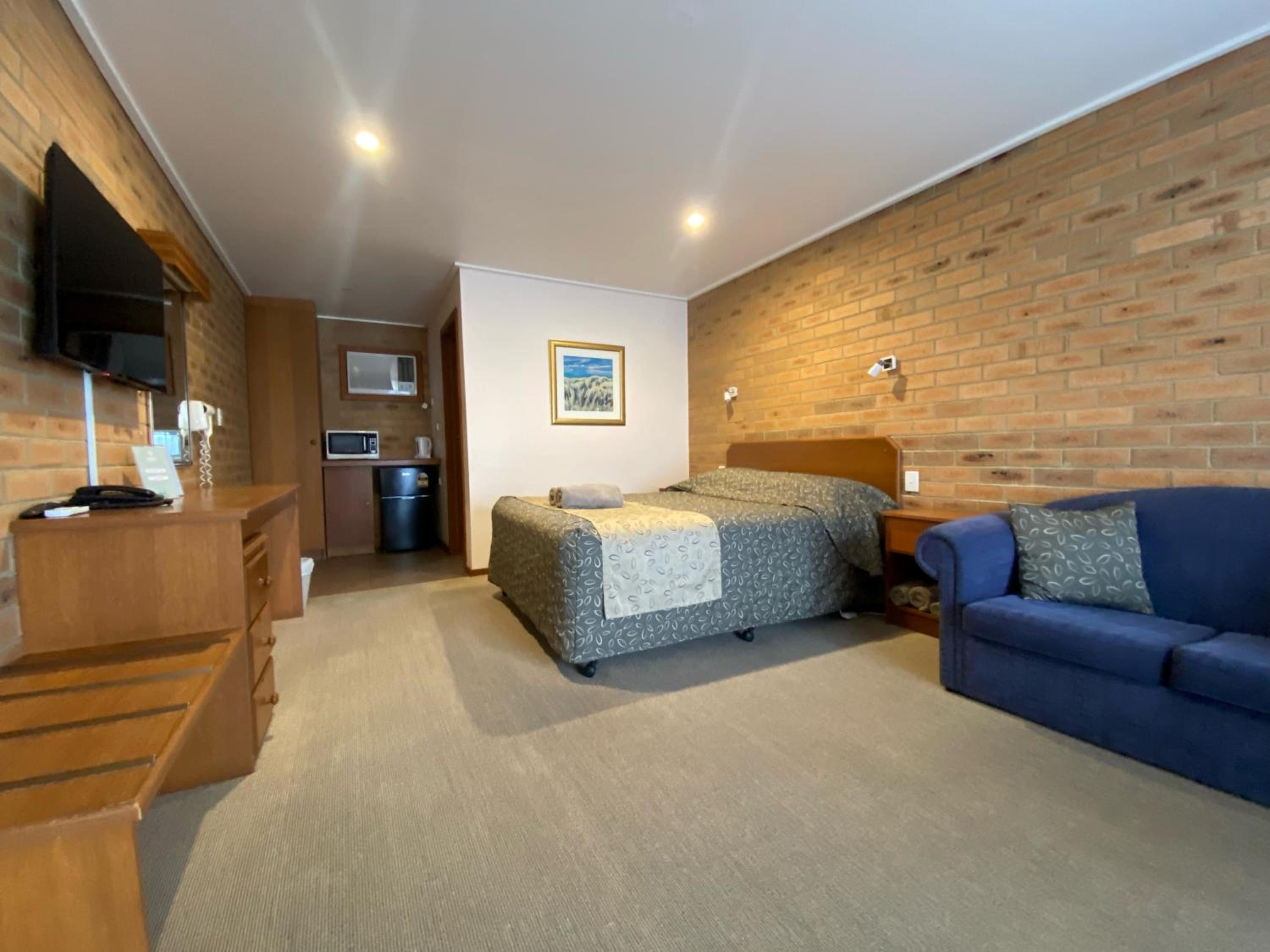 Quays Motel San Remo