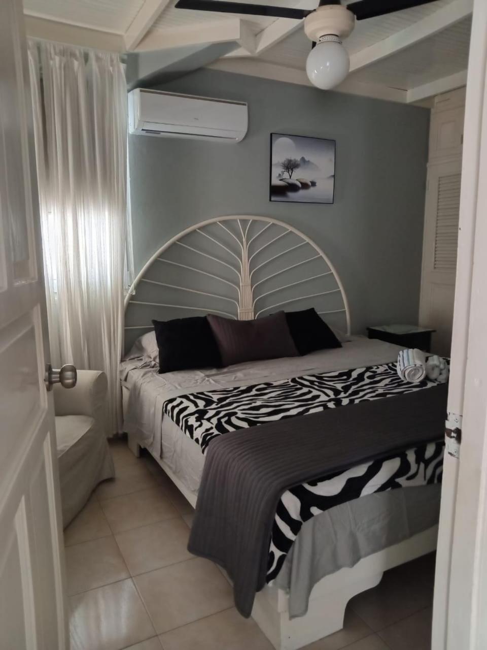 Apartamento completo con piscina en condominio cerca de Playa Alicia Sosua