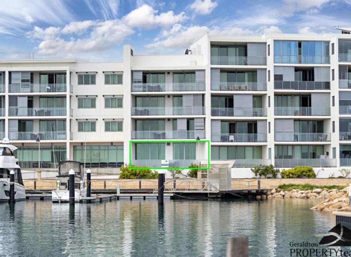 Northshore Nirvana, Mantra Building