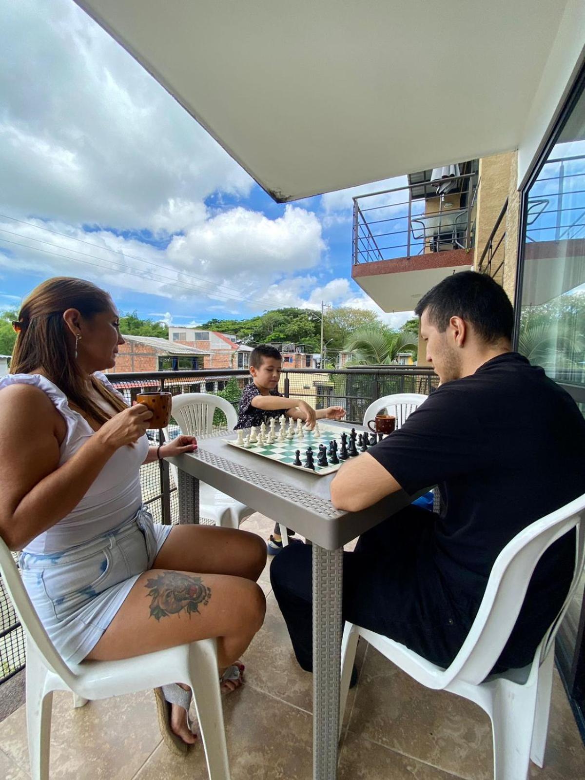 Apartamento Familiar con Piscina y Jacuzzi, Cerca al Parque del Café - Reserva de la Colina