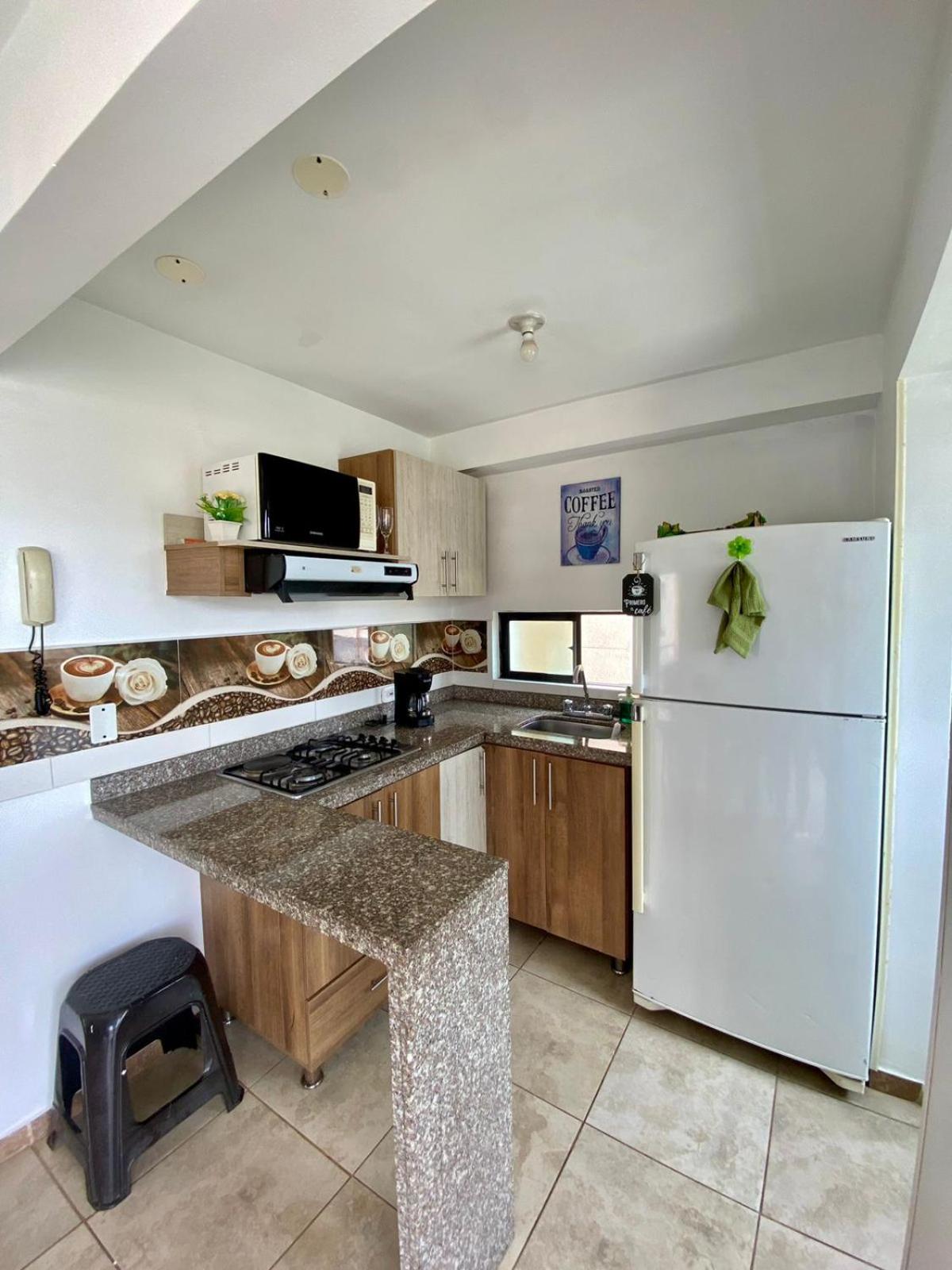 Apartamento Familiar con Piscina y Jacuzzi, Cerca al Parque del Café - Reserva de la Colina