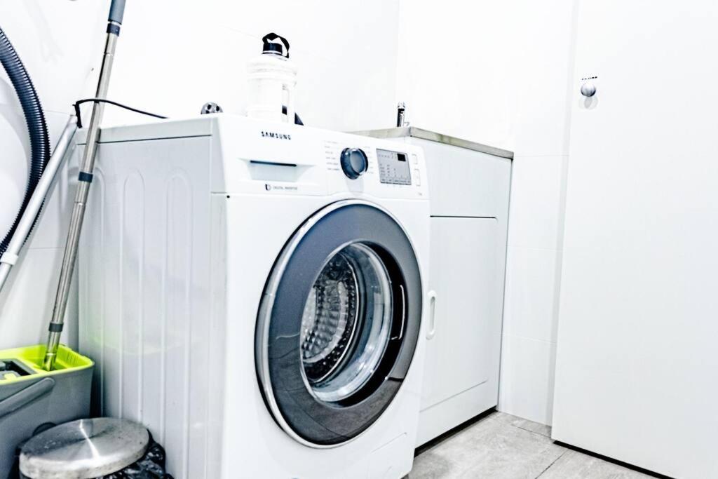 2Bd 2Bth Lux Apartmt Hurstville