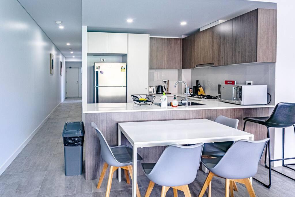 2Bd 2Bth Lux Apartmt Hurstville