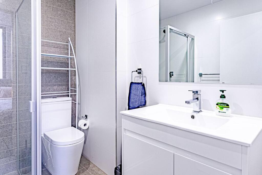 2Bd 2Bth Lux Apartmt Hurstville