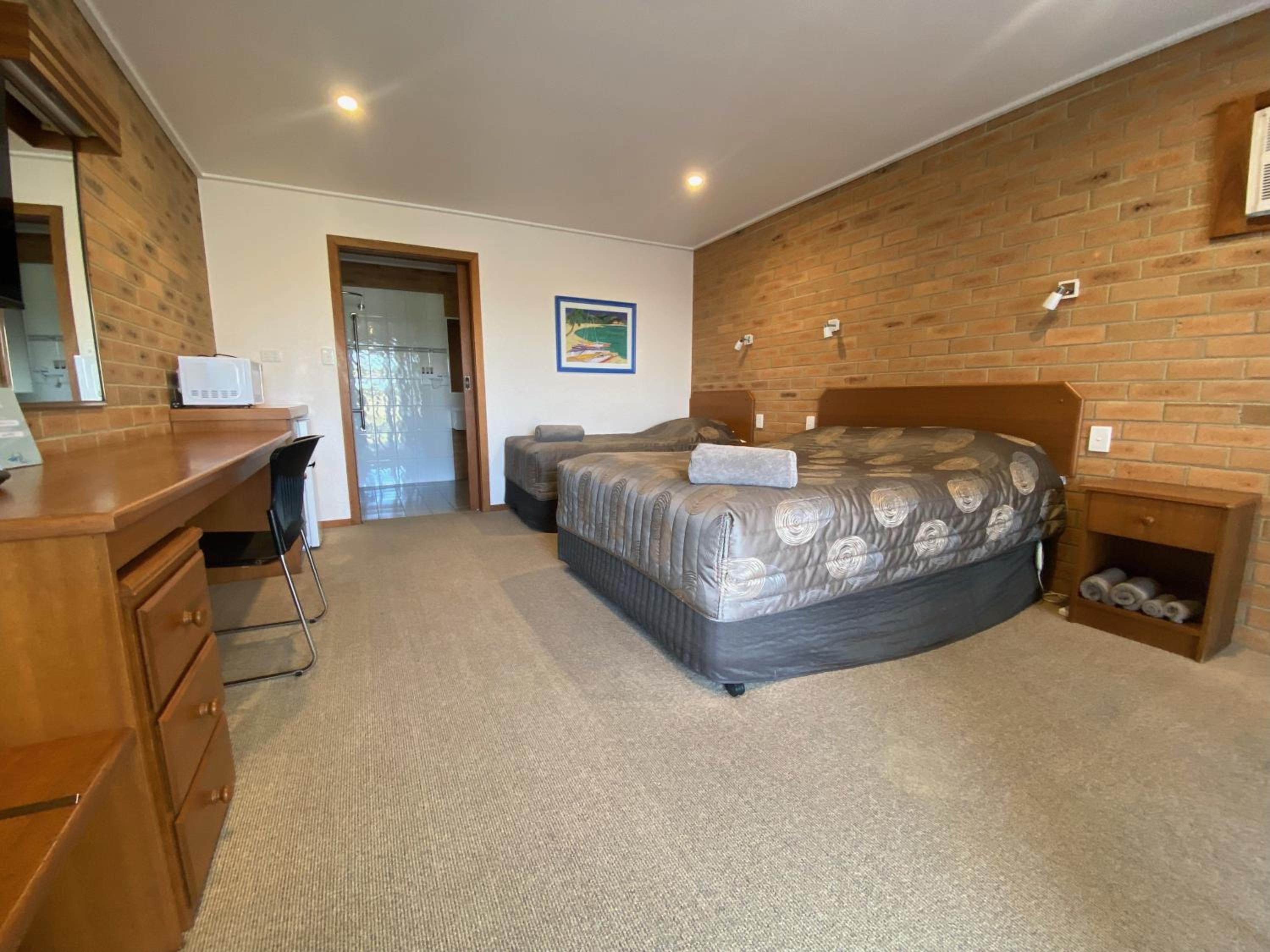 Quays Motel San Remo