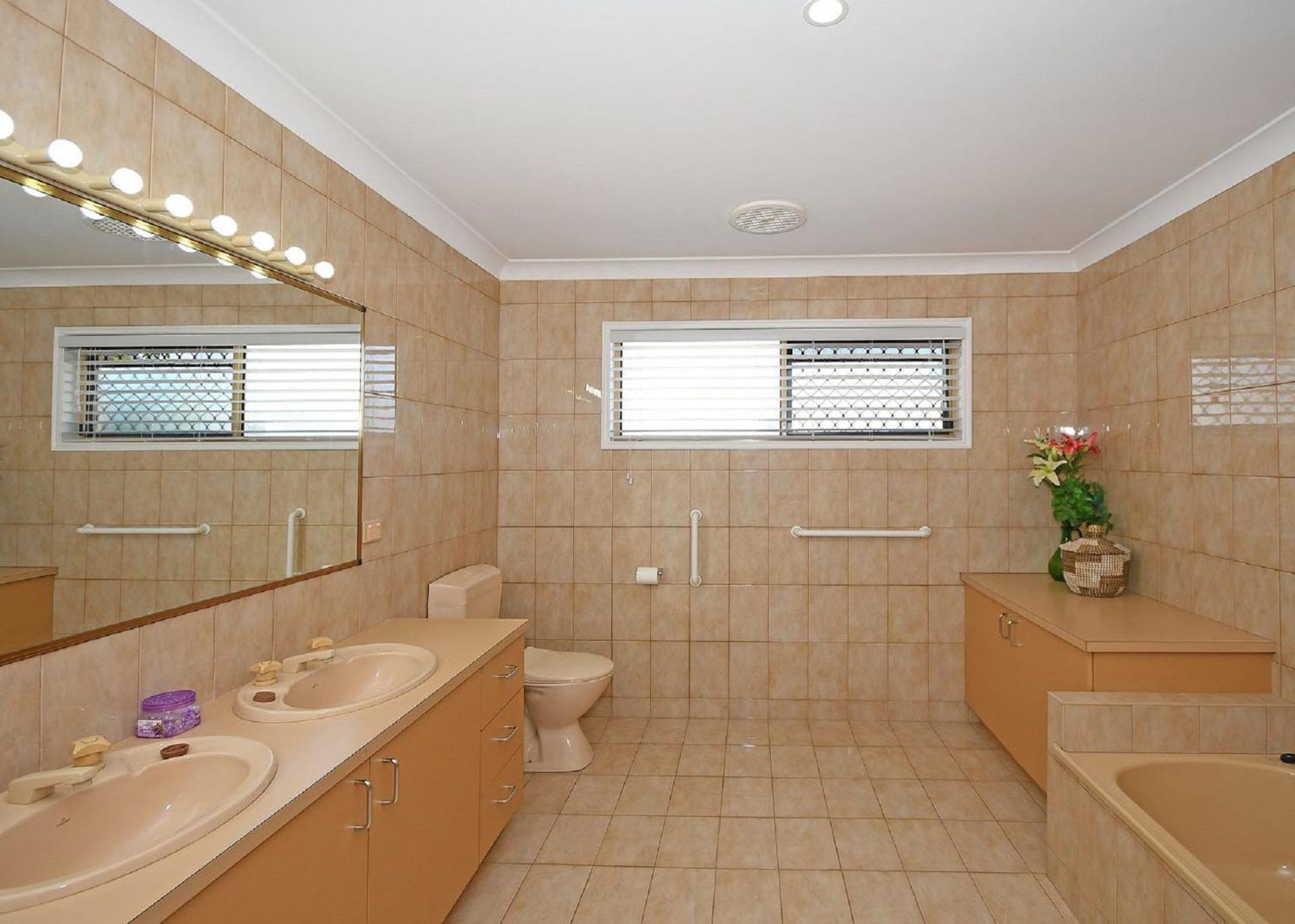 High Tide On Burrum - Downstairs Unit Only - Close to Beach